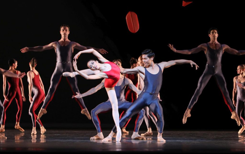 15. A.Okumura, Y.G.Choi and ensemble, “Shostakovich Trilogy” by A.Ratmansky, Dutch National Ballet 2017 © H.Gerritsen 