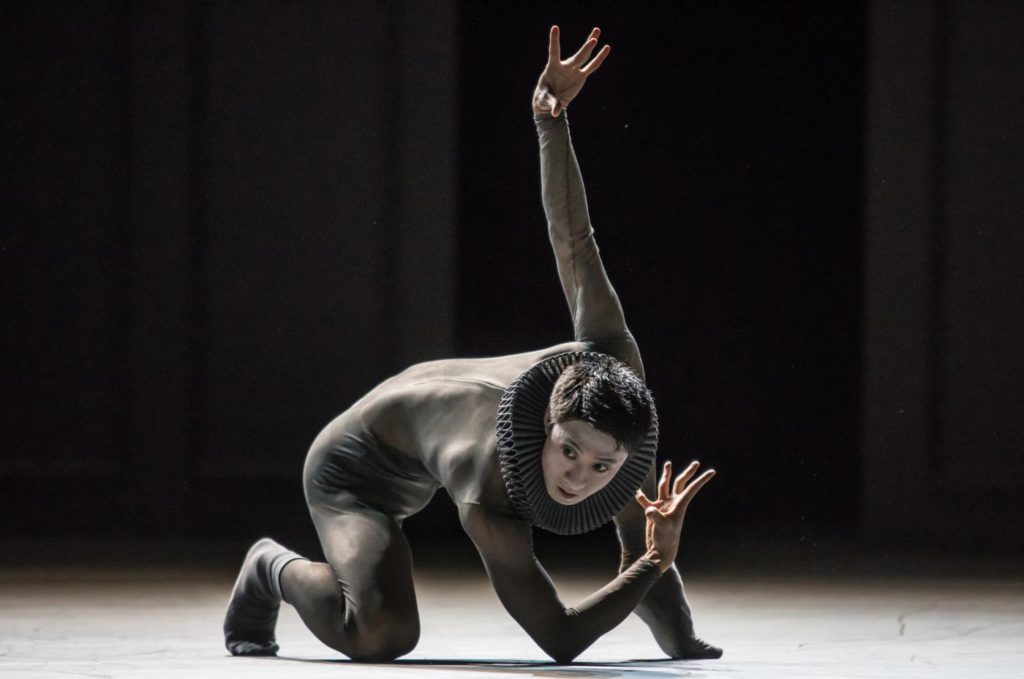 12. W.Chen, “Lady with a Fan” by D.Lee, Ballet Zurich 2017 © G.Batardon