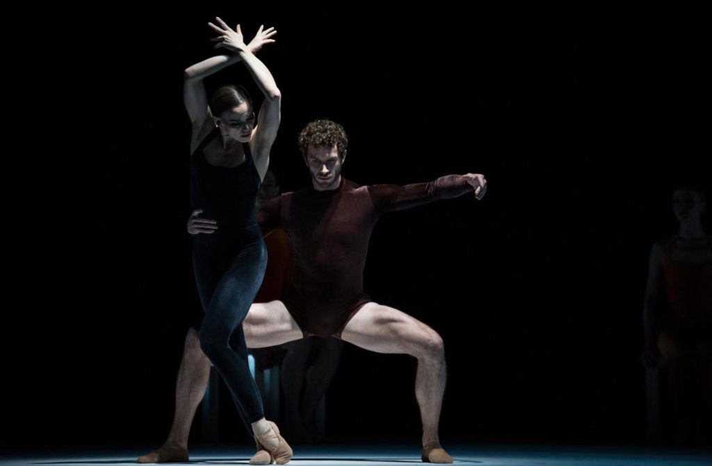 8. K.Wünsche and W.Moore, “Kammerballett” by H.van Manen, Ballet Zurich 2017 © C.Quezada