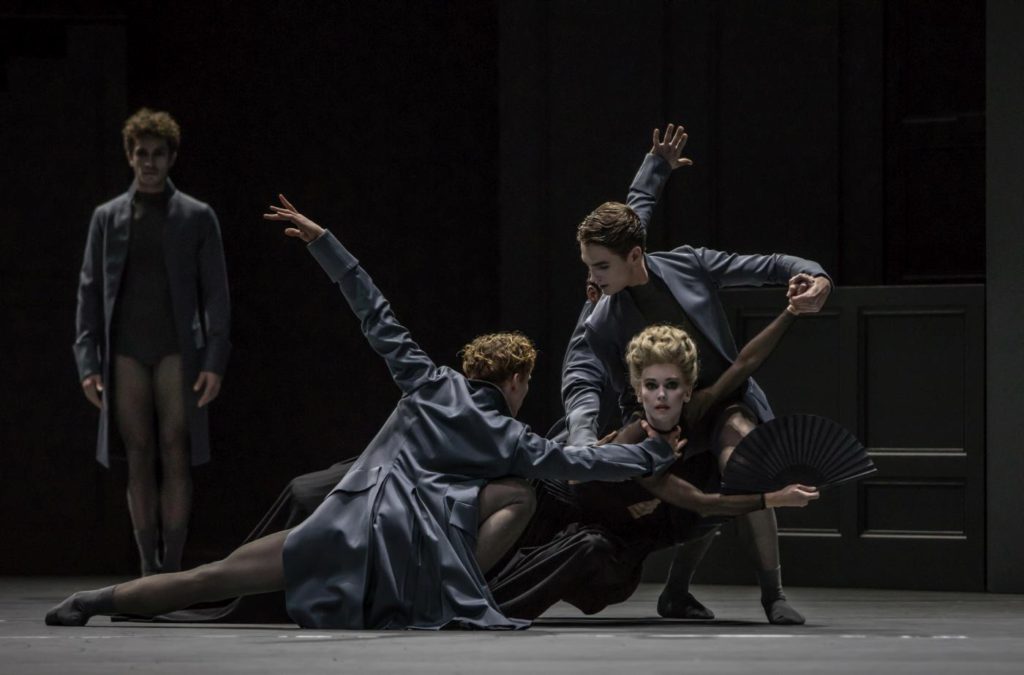 10. W.Moore, T.Vandebeek, K.Wünsche, C.Aitchison-Dugas and ensemble, “Lady with a Fan” by D.Lee, Ballet Zurich 2017 © G.Batardon