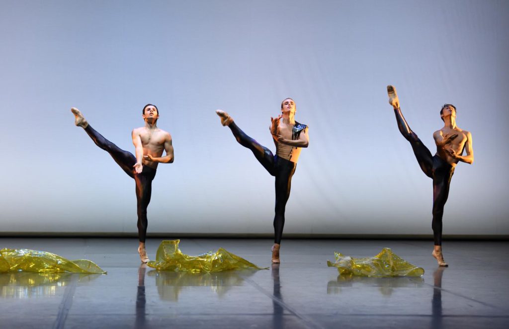 5. P.Terranova, N.Turnbull and M.Piraino, “The Four Seasons”: “Autumn” by F.Adorisio, John Cranko School © Stuttgart Ballet 