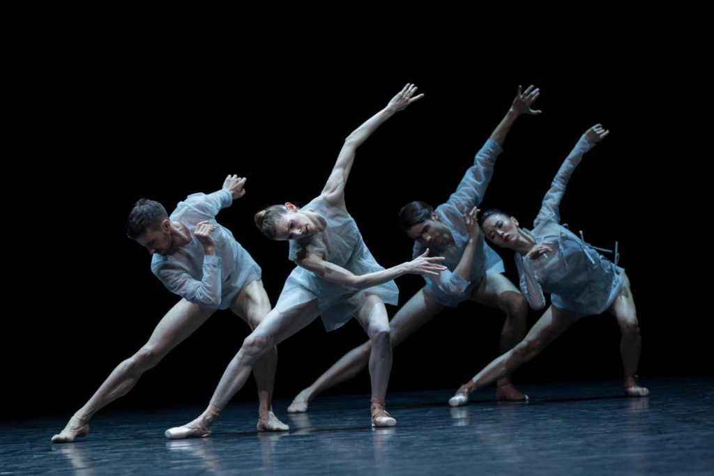 12. B.Asnar, V.Segarra Vidal, R.Jones and A.Morgenstern, “Andante Sostenuto” by B.Randzio, Ballett am Rhein © G.Weigelt 