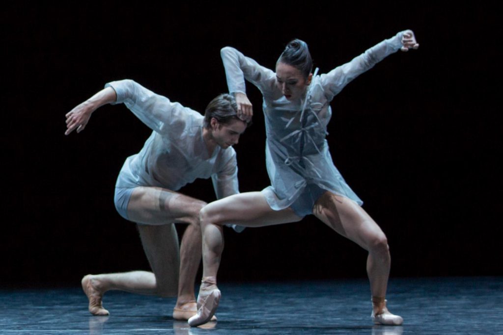 11. R.Jones and A.Morgenstern, “Andante Sostenuto” by B.Randzio, Ballett am Rhein © G.Weigelt 