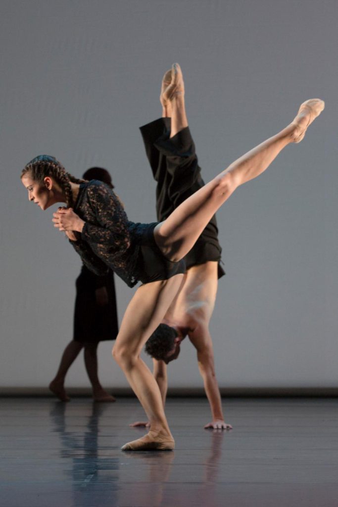 7. N.Magalhães, B.Narnhammer and C.Andriot, “Fourmis” by S.Locsin, Ballett am Rhein © G.Weigelt 