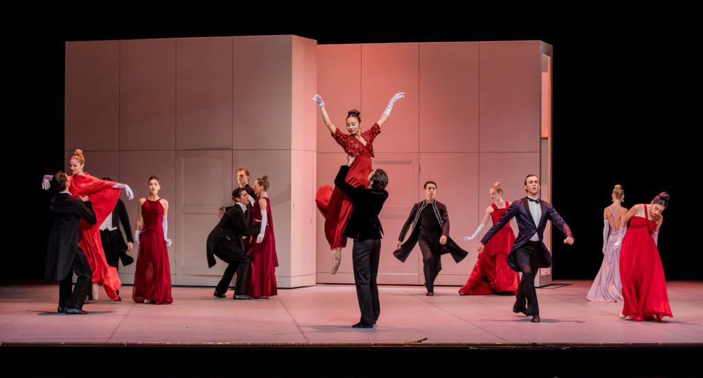 21. D.Franconi, G.Jörgens and ensemble, “Anna Karenina” by J.Neumeier, Hamburg Ballet © S.Ballone 