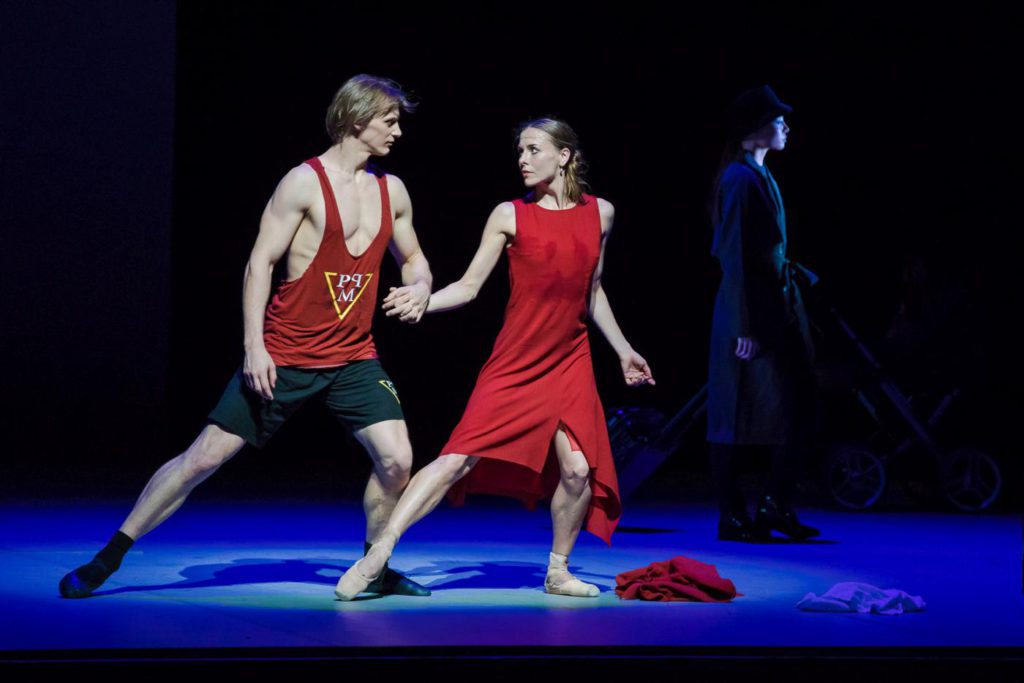 5. E.Revazov, A.Laudere and ensemble, “Anna Karenina” by J.Neumeier, Hamburg Ballet © S.Ballone 