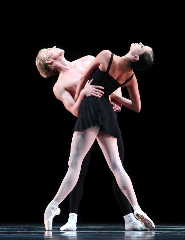 9. I.de Jongh and M.Rademaker, “Sarcasmen” by H.van Manen, Dutch National Ballet 2017 © H.Gerritsen