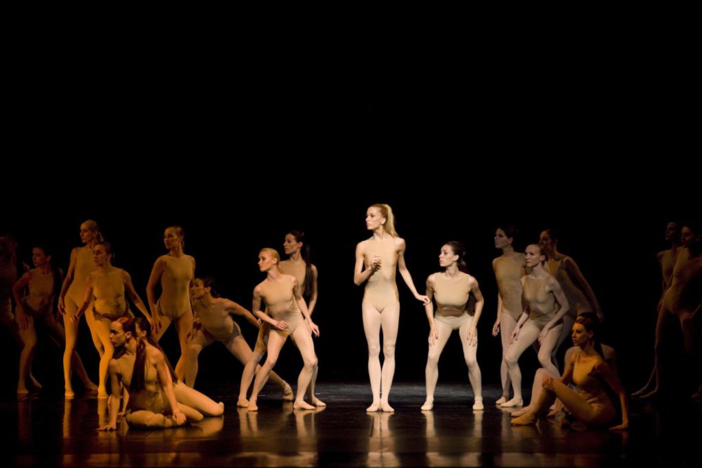 19. A.Lorenc and ensemble, "The Rite of Spring" by M.Bejárt, Polish National Ballet © E.Krasucka