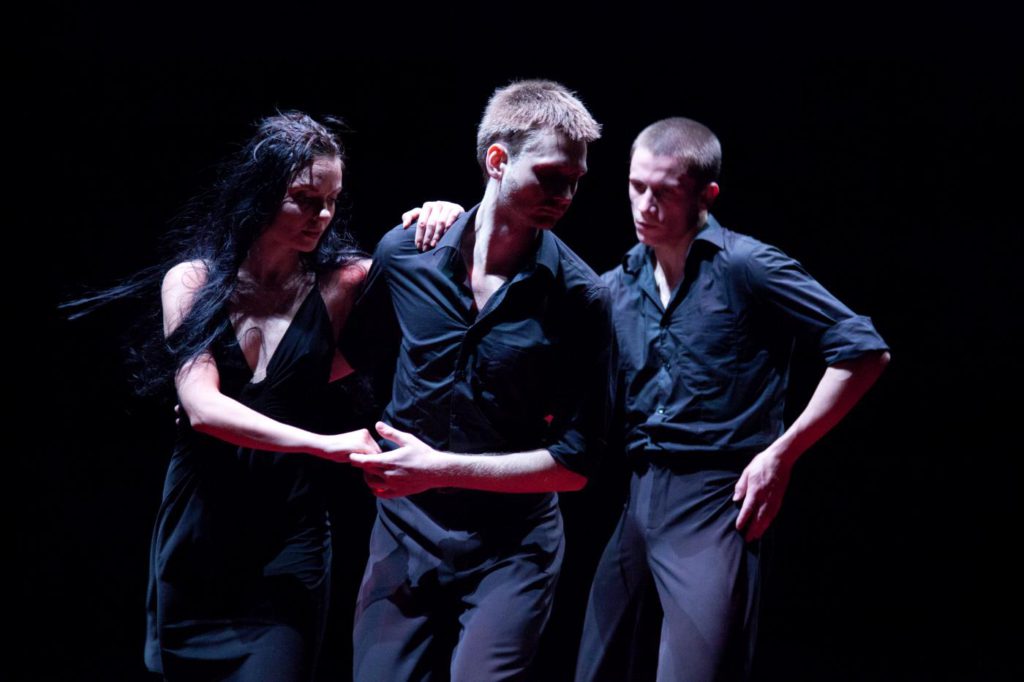 16. M.Fiedler, R.Bondara and K.Wojeński, "The Rite of Spring" by E.Gat, Polish National Ballet © E.Krasucka