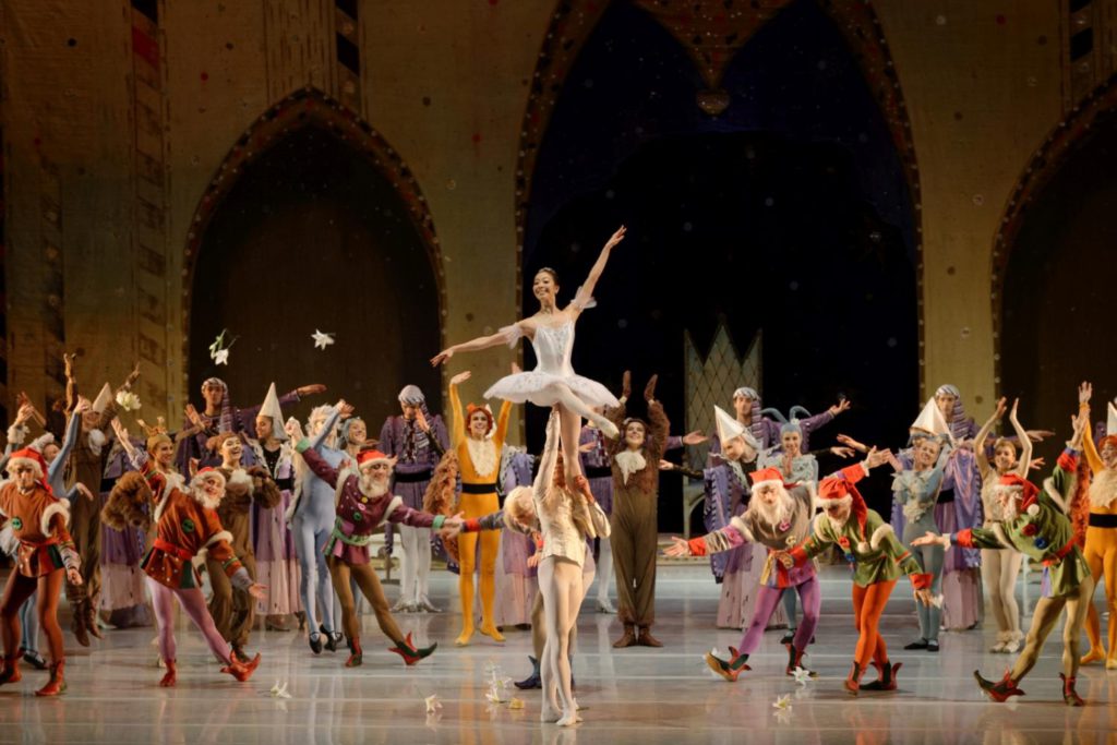 25. H.Ohno, J.Laucius and ensemble, “Snow White and the Seven Dwarfs” by W.Borkowski, Lithuanian National Opera and Ballet Theatre © M.Aleksa