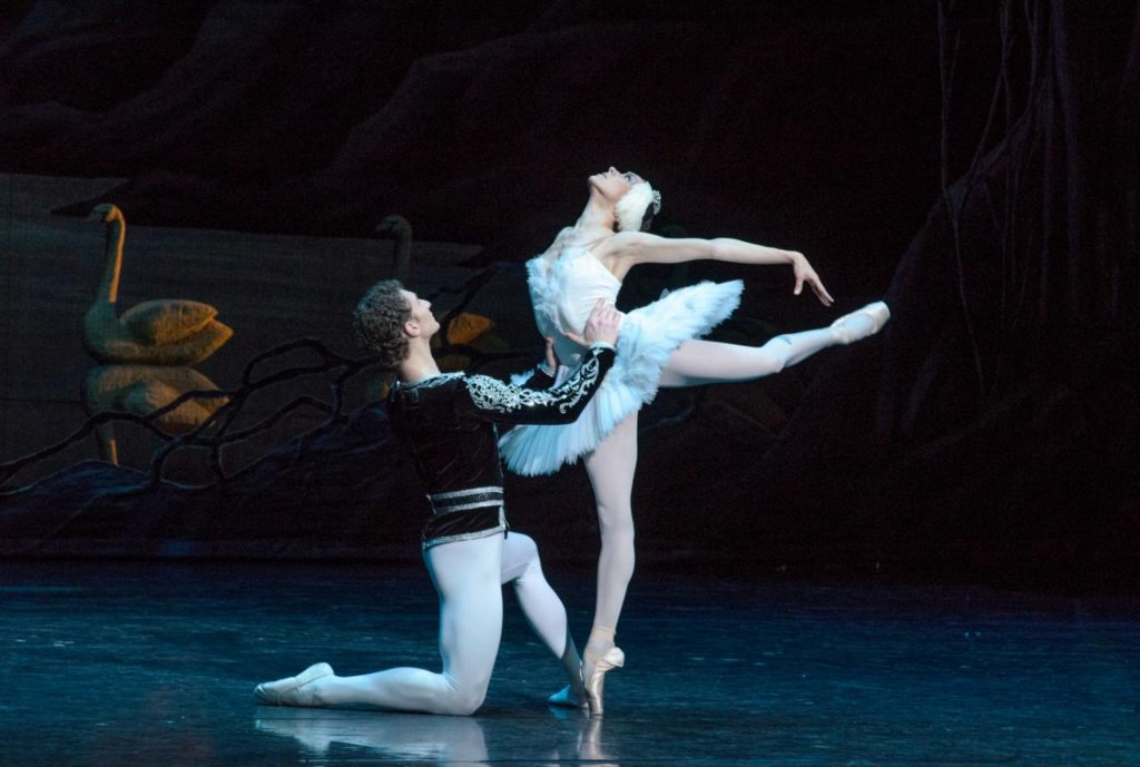 38. G.Žukovskij and A.Čumakova, “Swan Lake” by M.Petipa and L.Ivanov, Lithuanian National Opera and Ballet Theatre © M.Aleksa