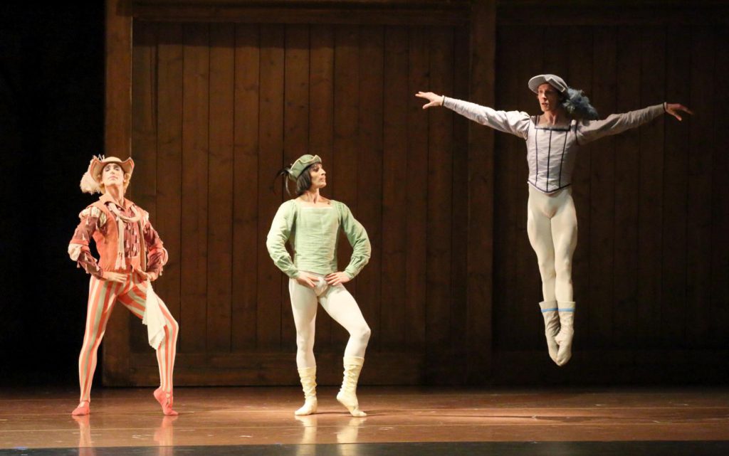 4. J.Amo, T.Mikayelyan and J.Cook, “The Taming of the Shrew” by J.Cranko, Bavarian State Ballet 2017 © W.Hösl 