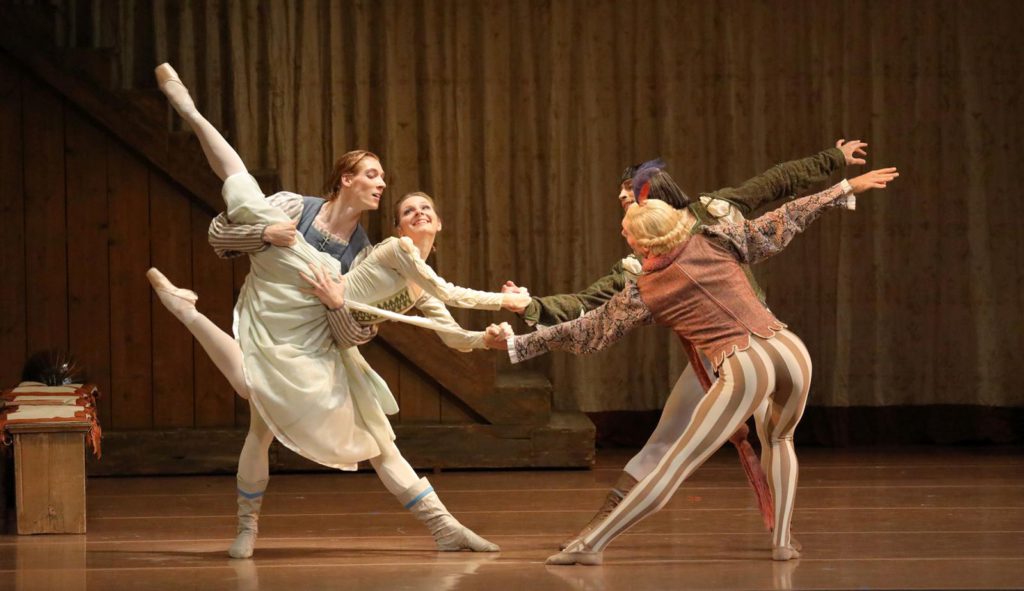 2. J.Cook, E.Kruteleva, J.Amo and T.Mikayelyan, “The Taming of the Shrew” by J.Cranko, Bavarian State Ballet 2017 © W.Hösl 