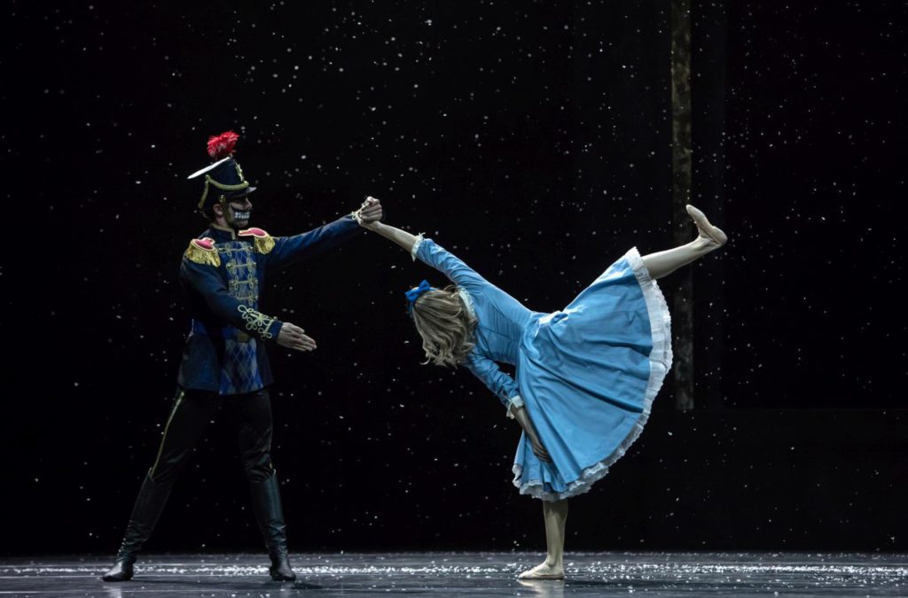 11. W.Moore and M.Willems, “Nutcracker and Mouse King” by C.Spuck, Ballet Zurich 2017 © G.Batardon 