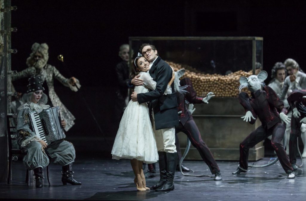 6. G.Tonelli, W.Moore and ensemble, “Nutcracker and Mouse King” by C.Spuck, Ballet Zurich 2017 © G.Batardon