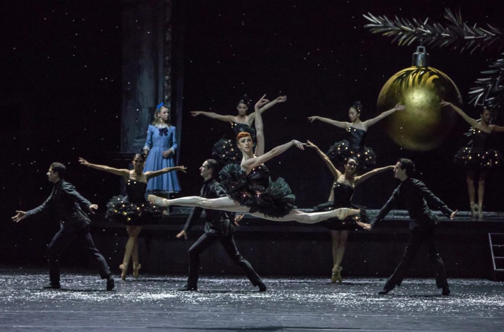 14. E.Vostrotina, M.Willems and ensemble, “Nutcracker and Mouse King” by C.Spuck, Ballet Zurich 2017 © G.Batardon