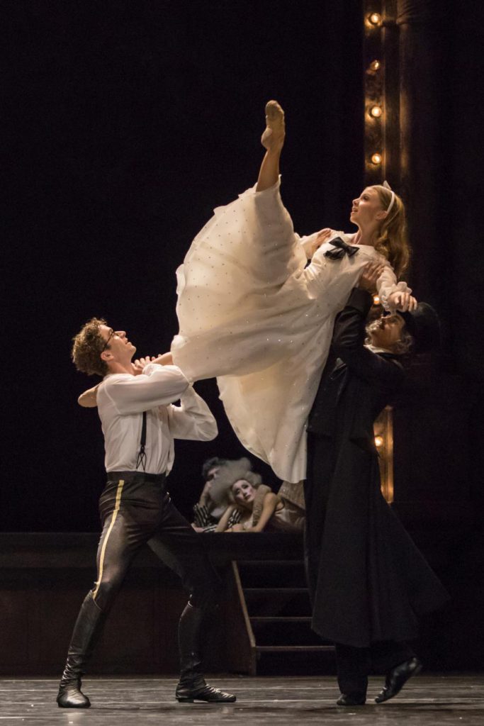 16. W.Moore, M.Willems and D.Slavkovský, “Nutcracker and Mouse King” by C.Spuck, Ballet Zurich 2017 © G.Batardon