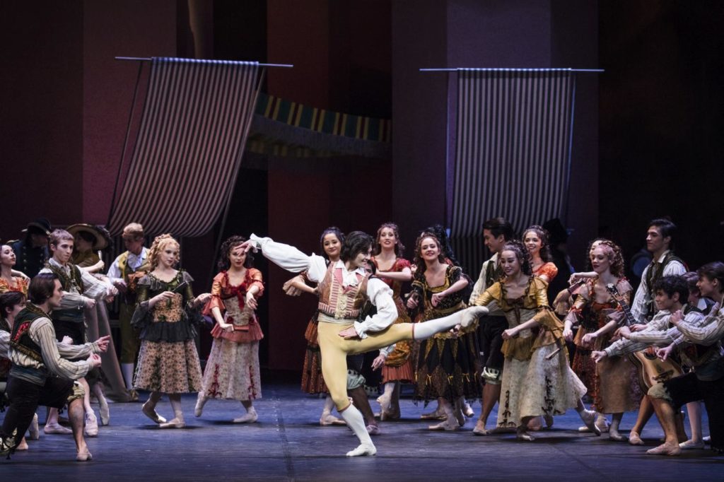 6. A.Trusch and ensemble, “Don Quixote” by R.Nureyev after M.Petipa, Hamburg Ballet 2018 © K.West