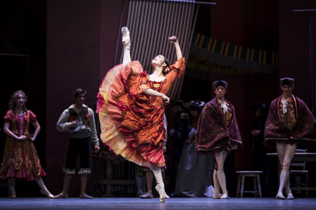 7. M.Sugai and ensemble, “Don Quixote” by R.Nureyev after M.Petipa, Hamburg Ballet 2018 © K.West