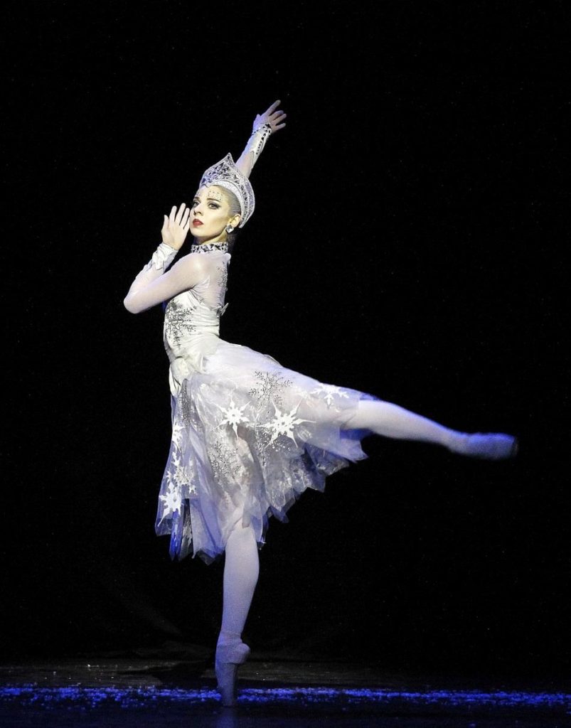 8. A.Nanu, “The Snow Queen” by M.Corder, Czech National Ballet © H.Smejkalová 