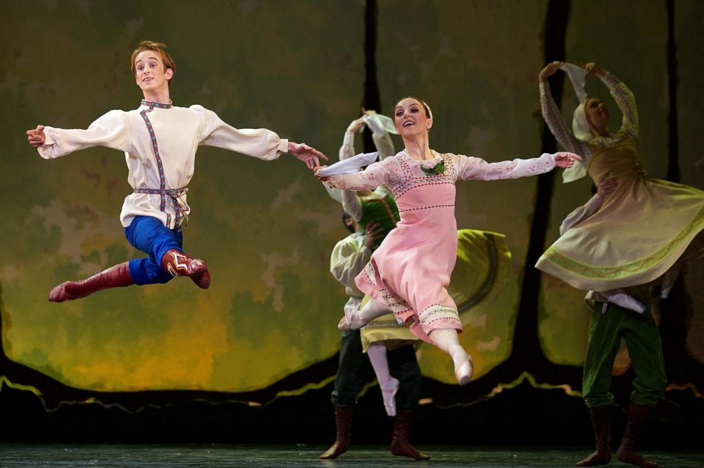 11. M.Šust, A.Kramešová and ensemble, “The Snow Queen” by M.Corder, Czech National Ballet © D.Wharton