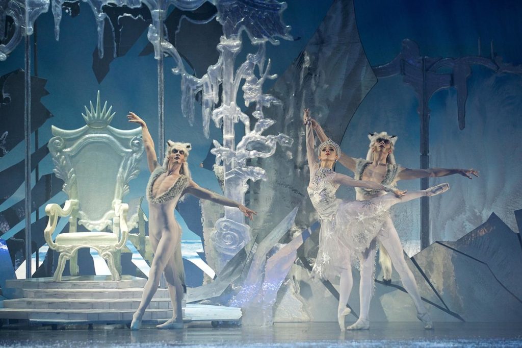 10. M.Štípa, A.Nanu and M.Rouaux, “The Snow Queen” by M.Corder, Czech National Ballet © D.Wharton