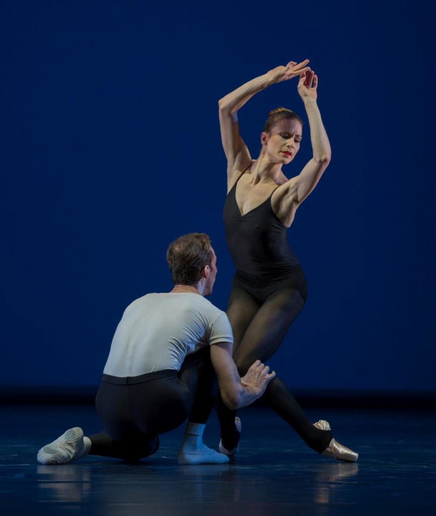 2. M.Menha and C.Schoch, “Stravinsky Violin Concerto” by G.Balanchine © The George Balanchine Trust, Ballett am Rhein 2018 © G.Weigelt