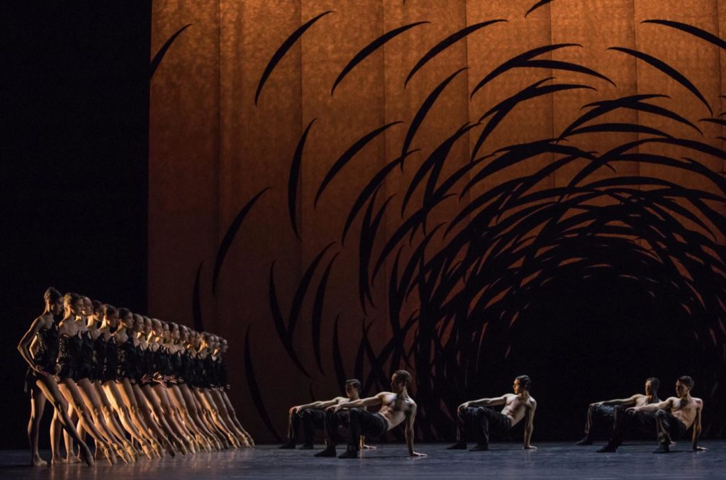 11. Ensemble of Ballet Zurich and dancers of the Junior Company, “Emergence” by Crystal Pite, Ballet Zurich © G.Batardon