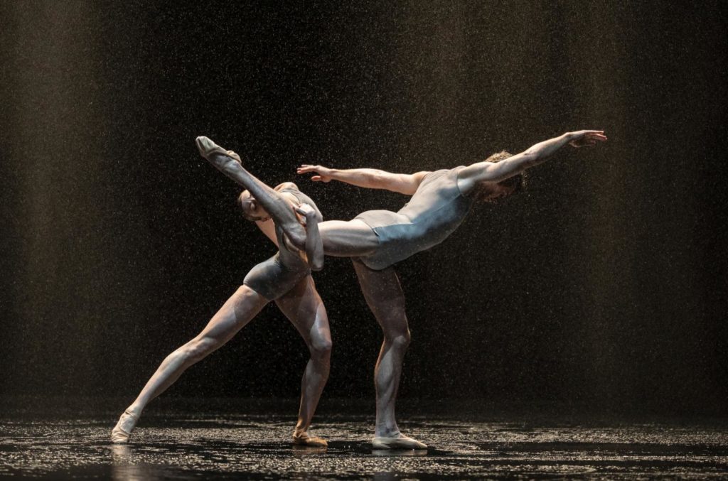 2. W.Moore and E.Vostrotina, “Speak for Yourself” by S.León and P.Lightfoot, Ballet Zurich © G.Batardon