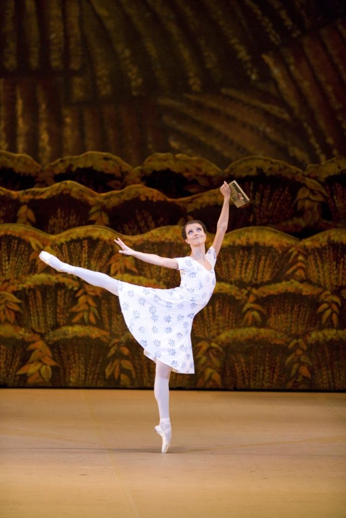 2. N.Kaptsova, “The Bright Stream” by A.Ratmansky, Bolshoi Ballet © Bolshoi Theatre / D.Yusupov