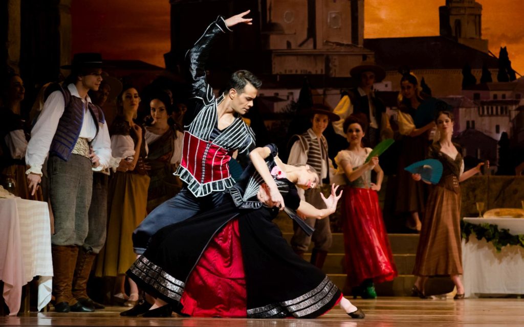 7. V.Mazzeo, F.Eimers and ensemble, “Don Quixote” by M.Petipa, A.Gorski and A.Ratmansky, Dutch National Ballet 2018 © A.Kaftira