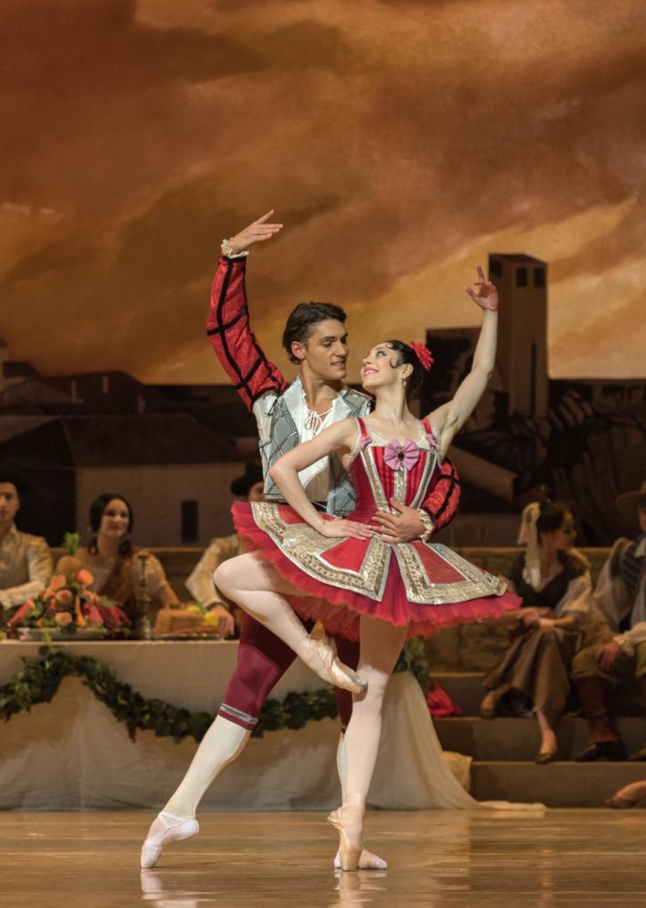 22. D.Camargo, M.Makhateli and ensemble, “Don Quixote” by M.Petipa, A.Gorski and A.Ratmansky, Dutch National Ballet 2018 © M.Haegeman