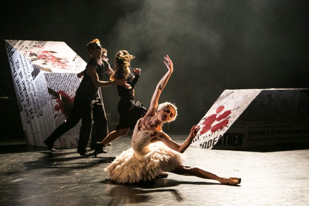 4. A.Nanu, M.Šust, O.Vinklát and T.Kučerová, “The Last Supper” by Š.Pechar, O.Vinklát and M.Svobodník, DEKKADANCERS © M.Hančovský  