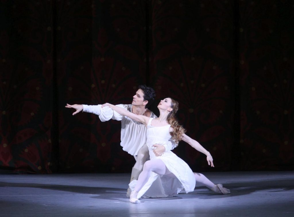 11. G.Côté and E.Obraztsova, “Romeo and Juliet” by A.Ratmansky, Bolshoi Ballet 2018 © Bolshoi Ballet / E.Fetisova 