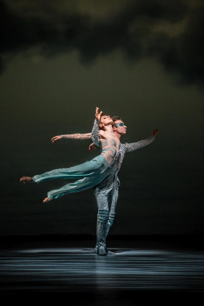 10. A.Nanu and J.Dolník, “The Little Mermaid” by J.Kodet, Czech National Ballet 2019 © P.Hejný 