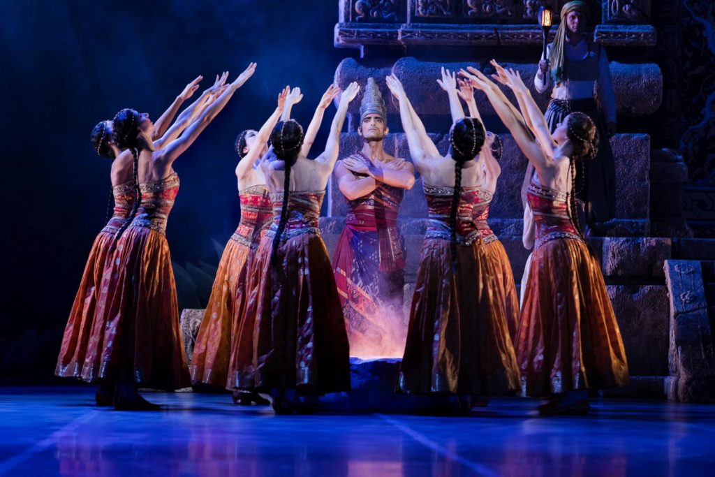 1. V.Martirosyan and corps de ballet, “La Bayadère” by M.Petipa reconstructed by A.Ratmansky, State Ballet Berlin 2018 © Y.Revazov