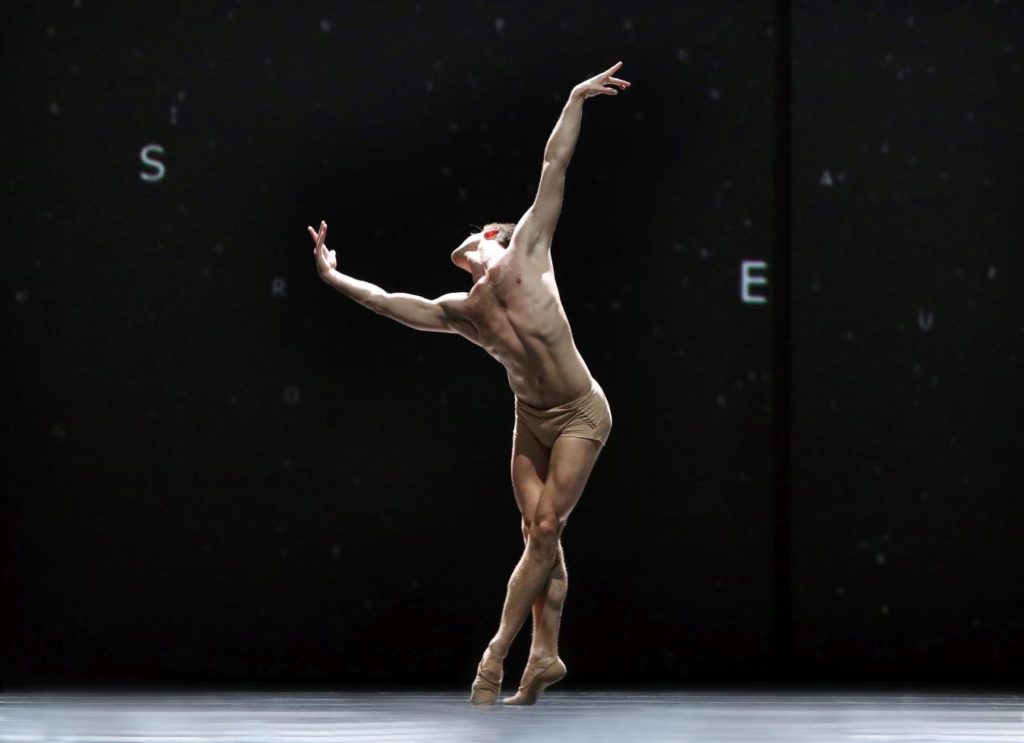 3. E.Wijnen, “Citizen Nowhere” by D.Dawson, Dutch National Ballet 2019 © H.Gerritsen