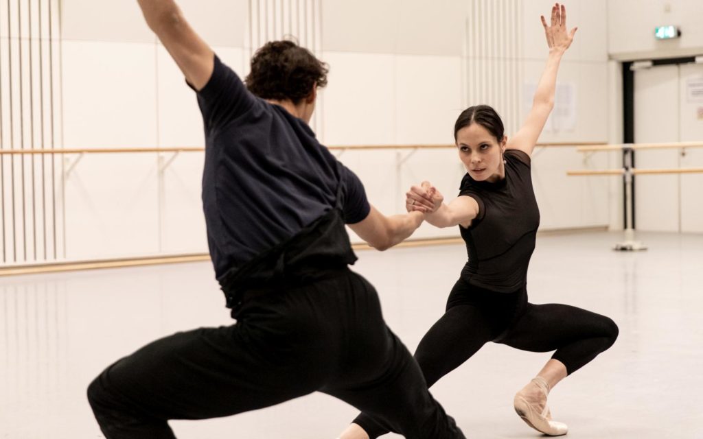 5. D.Camargo and I.de Jongh, rehearsal of “Sarcasmen” by H.van Manen, Dutch National Ballet 2019 © A.Kaftira