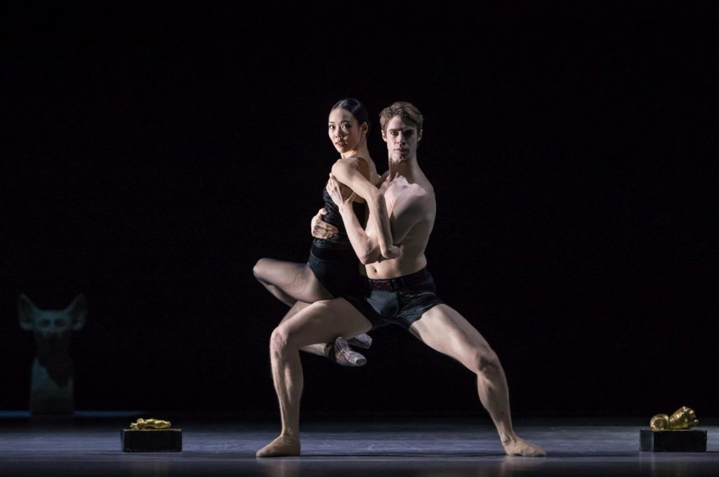 7. S.Lim and J.Fraser, “Stepping Stones” by J.Kylán, Ballet Zurich 2019 © G.Bartadon