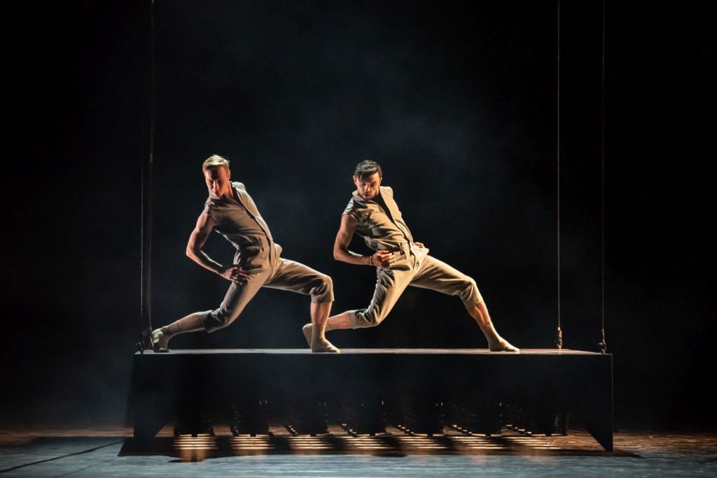 10) J.Dolník and M.Deneux, “Dos Soles Solos” by A.Cerrudo, Czech National Ballet 2021 © S.Gherciu