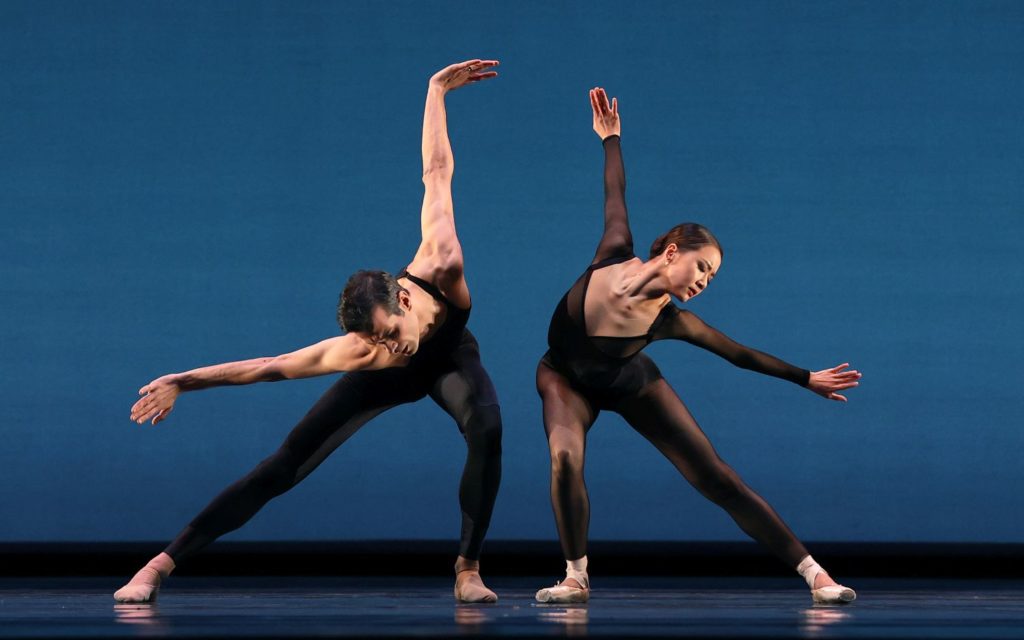 7. V.Mazzeo and Y.Zhang, “Replay” by T.Brandsen, Dutch National Ballet 2021 © H.Gerritsen