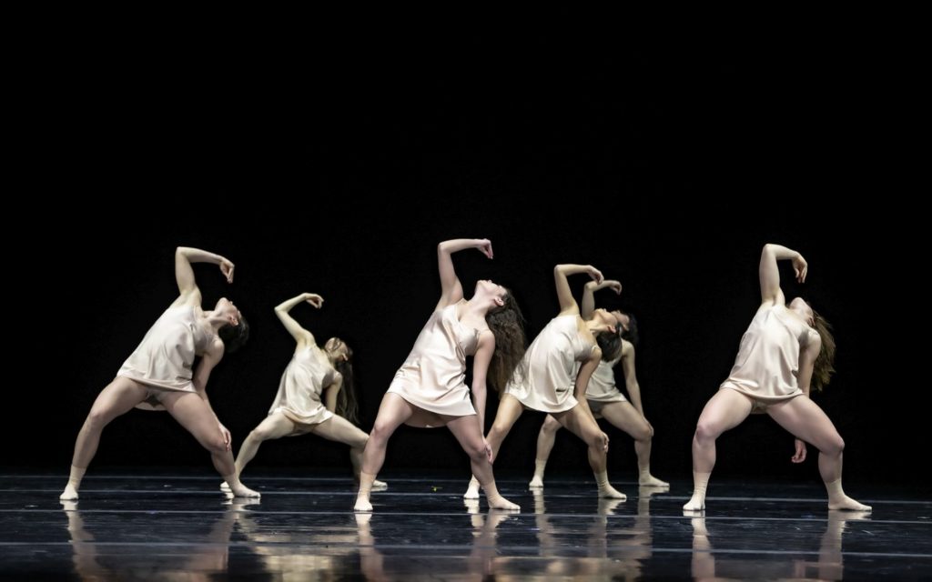 6. Y.Jeong, C.Ide, S.Tozzi, A.Tavares, K.Mesquita, and K.Gee, “Maria” by E.Nunes, Ballet of the State Theater Nuremberg 2021 © B.Stöß