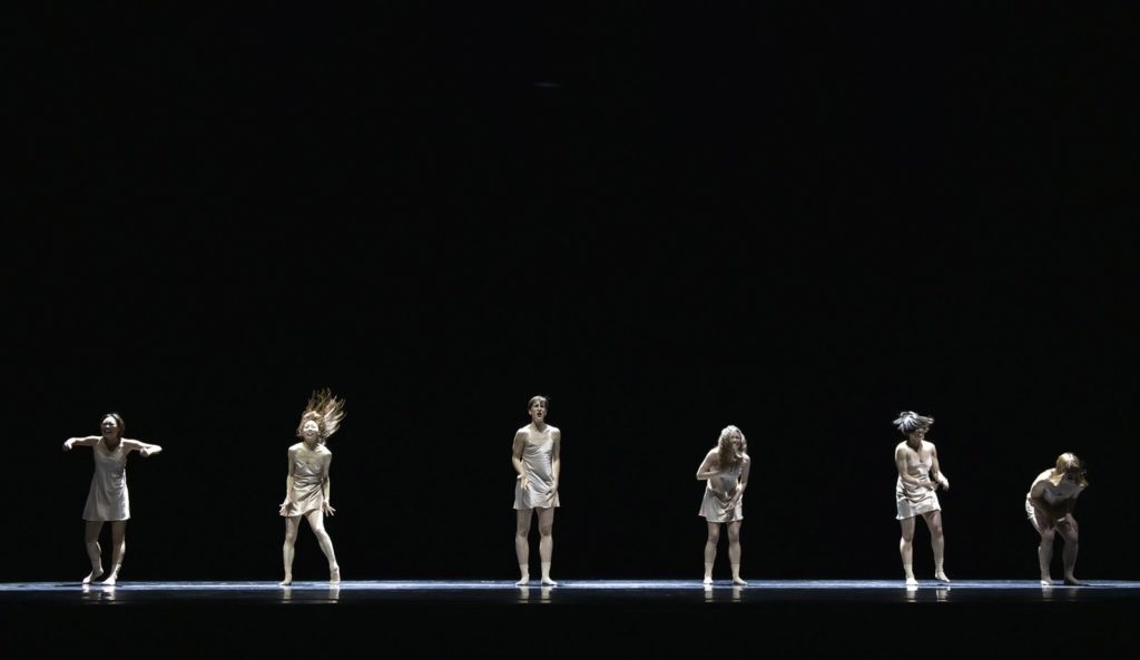 5. Y.Jeong, C.Ide, S.Tozzi, A.Tavares, K.Mesquita, and K.Gee, “Maria” by E.Nunes, Ballet of the State Theater Nuremberg 2021 © B.Stöß