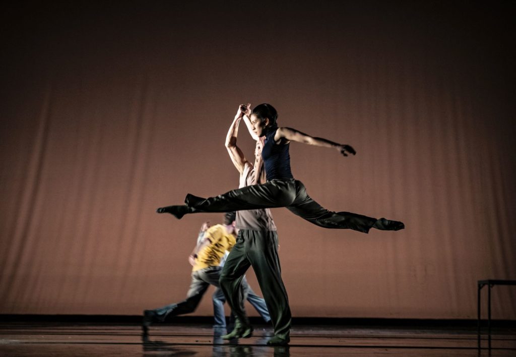 4. K.Mesquita and ensemble, “The Path” by C.Ide, Ballet of the State Theater Nuremberg 2021 © B.Stöß