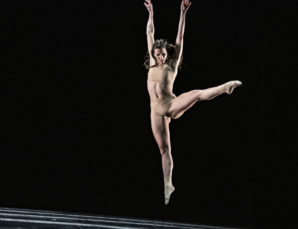 7. S.-L.Chapman, “The Undoing” by K.Gee, Ballet of the State Theater Nuremberg 2021 © B.Stöß