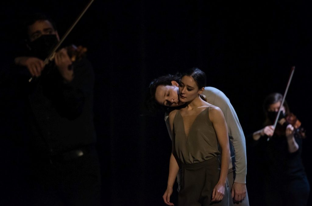 3. A.Uzunova and S.Jones, “Verklärte Nacht” (“Transfigured Night”) by M.Rademaker, Ballet Dortmund 2021 © L.Januszewski