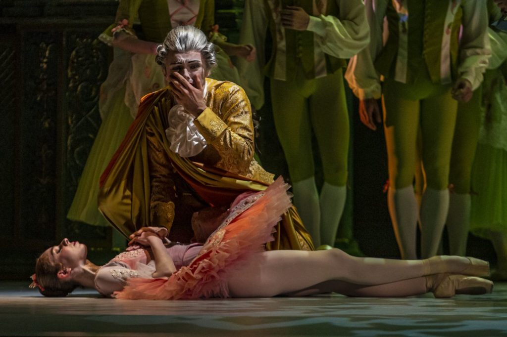 6. A.Nanu (Princess Aurora) and M.Deneux (Catalabutte), “The Sleeping Beauty” by M.Haydée after M.Petipa, Czech National Ballet 2021 © M.Divíšek