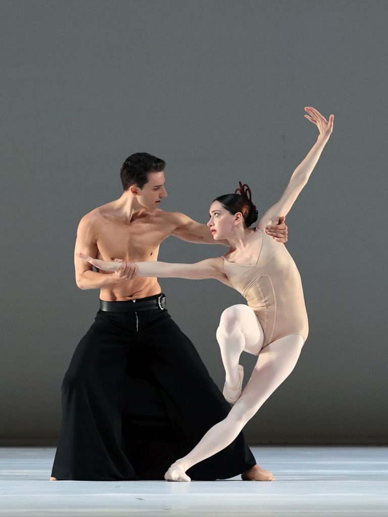 10. S.Velichko and S.Leverashvili, “Grosse Fuge” by H.van Manen, Dutch National Ballet 2021 © H.Gerritsen