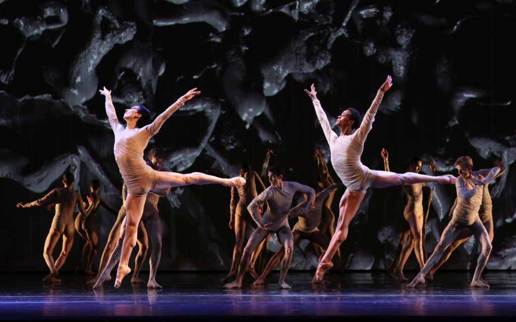 1. S.Yamada, D.Silva, and ensemble, “Prometheus” by W.Kuindersma, E.Meisner, and R.Wörtmeyer, Dutch National Ballet 2021 © H.Gerritsen