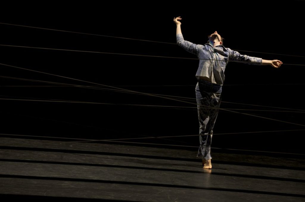 11. S.Kavalerski, “Inquieto” by H.Rodovalho, São Paulo Dance Company 2013 © W.Aguiar 